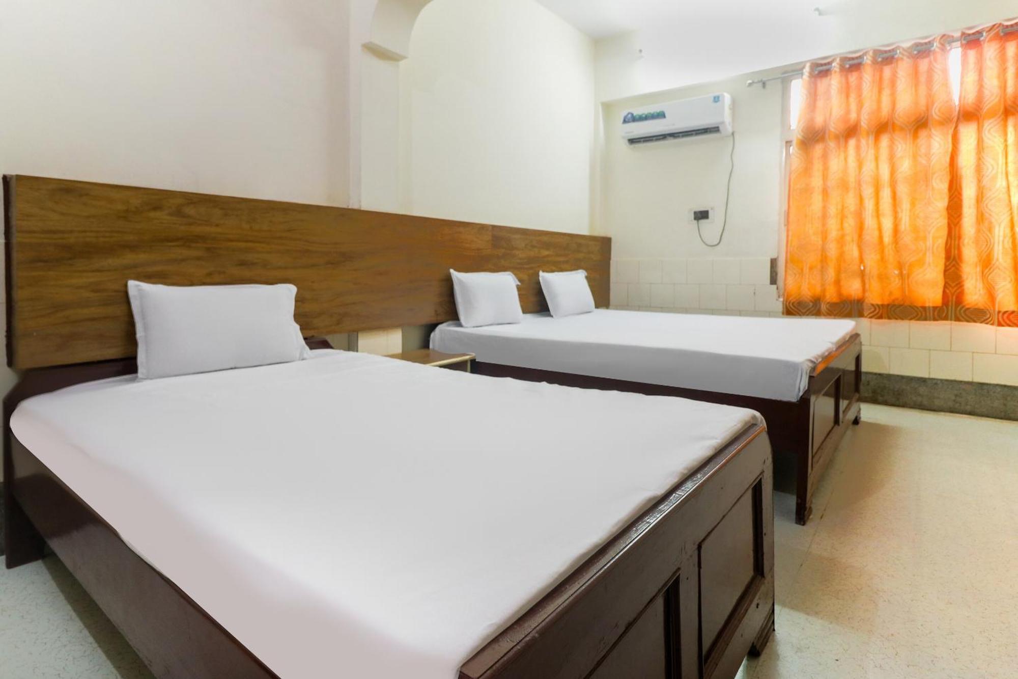 Spot On Hotel Anand Bhawan Alīgarh Esterno foto